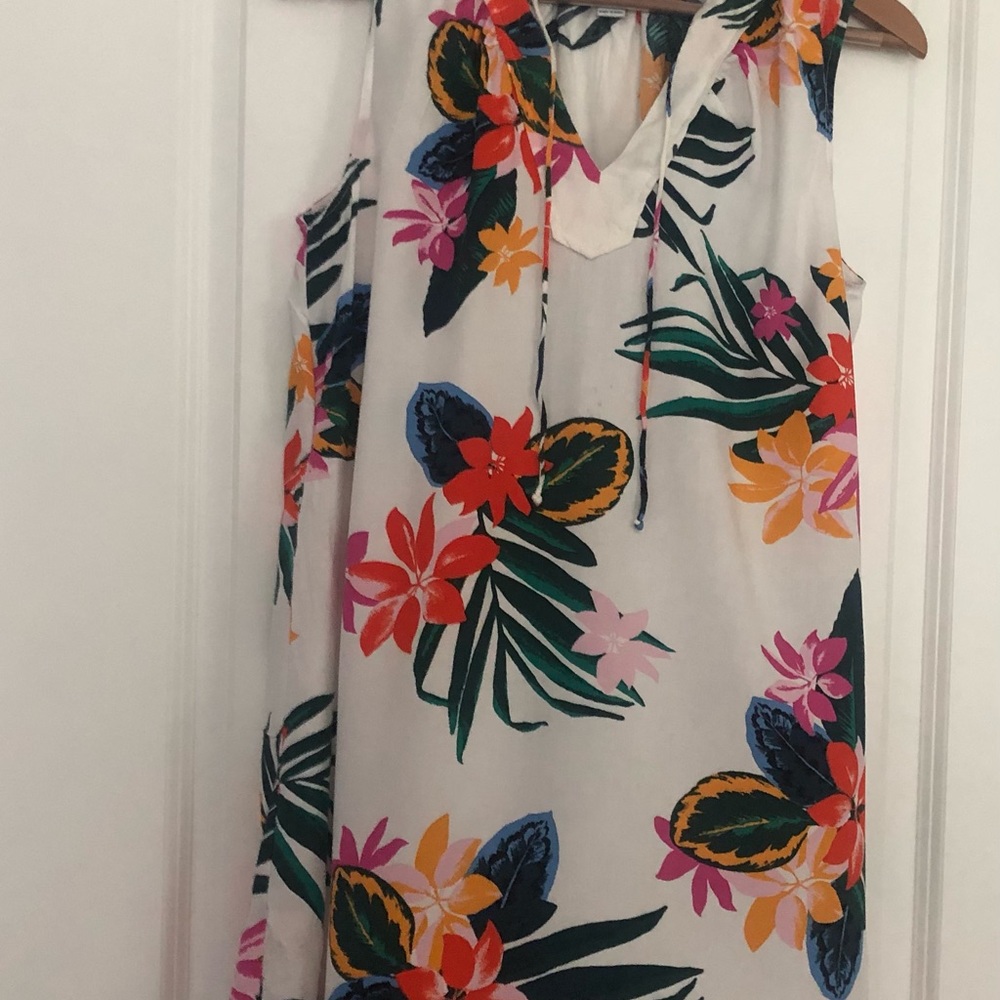 Aloha! Cute sundress.